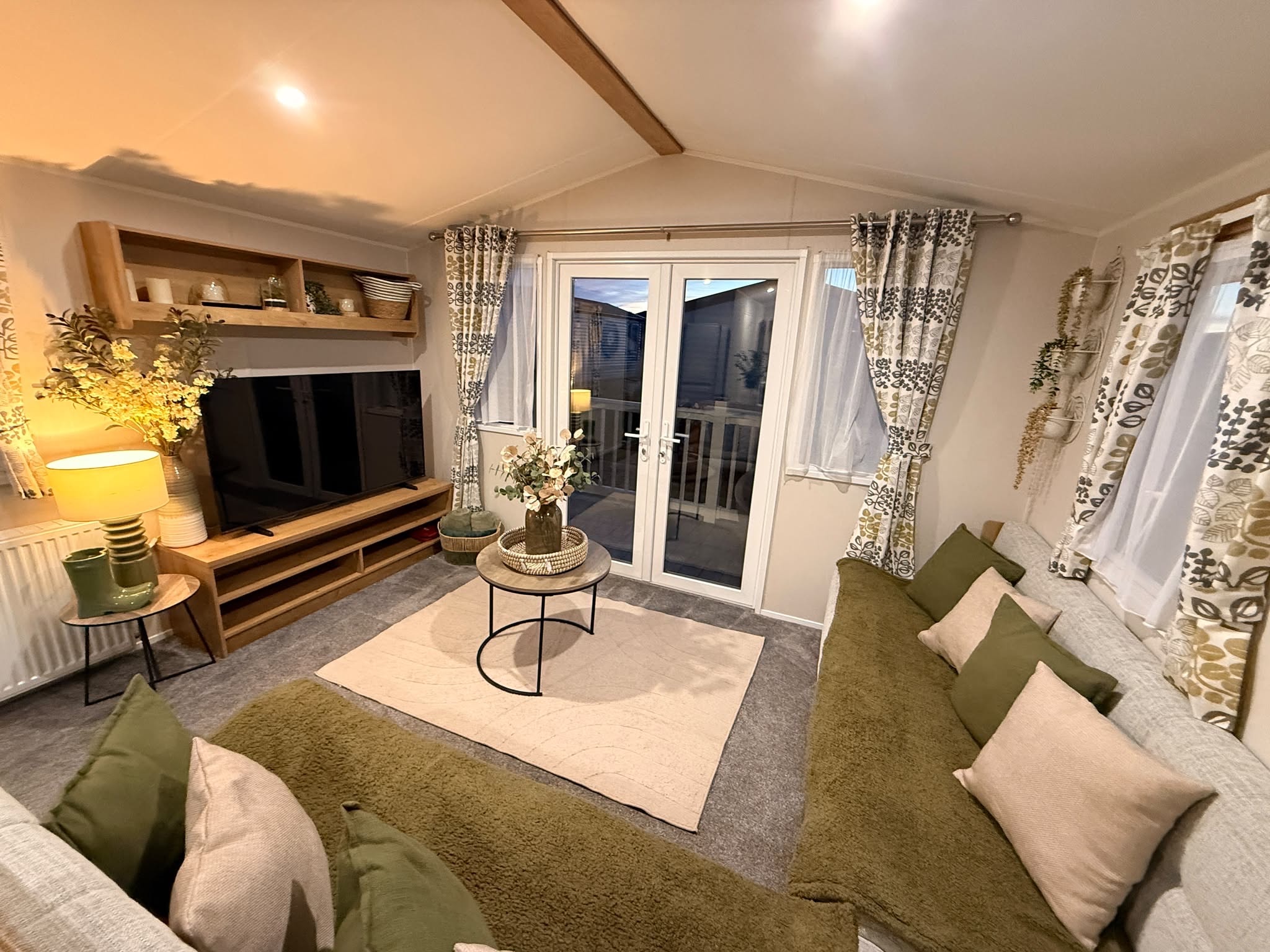 Lounge overview